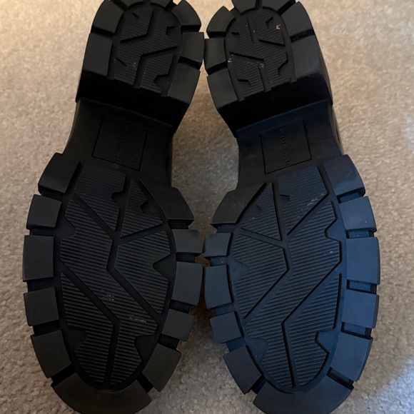 Sincerely Jules Shiny Maroon Loafers Size 9 NWOT - Picture 3 of 4